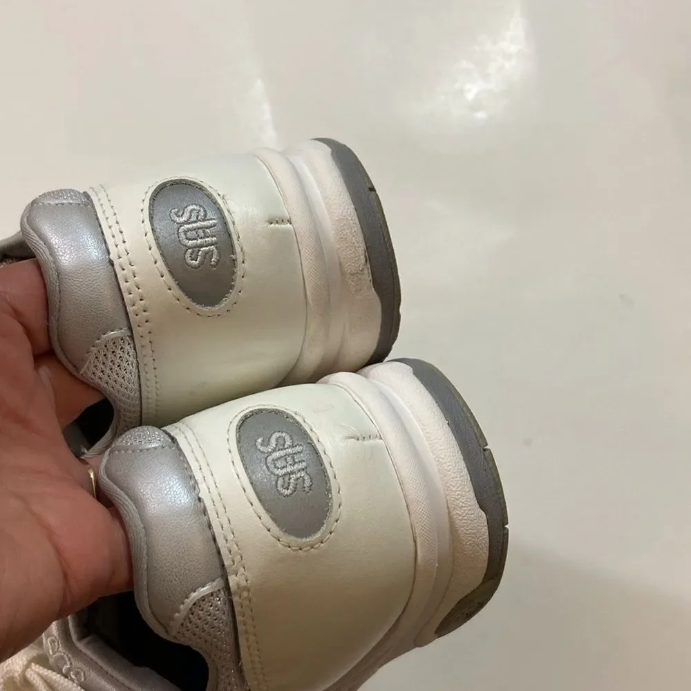 SAS Stylish White and Gray Sneakers Size 10.5 Unisex